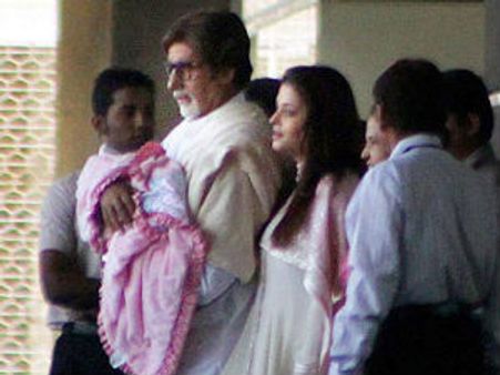 ఐశ్వర్య కూతురుపై..కో అంటే కోట్ల వర్షం