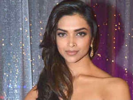 టీవీ షోలో యాంకర్‌ను కొట్టిన దీపిక