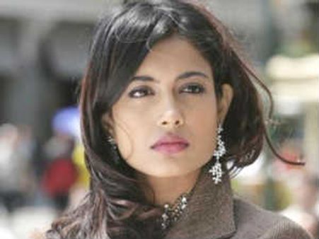 పంజా హీరోయిన్ పై ఆ తెలుగు హీరో కన్ను