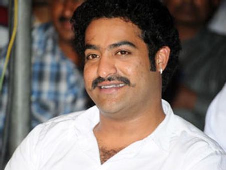 జూ ఎన్టీఆర్ దమ్ము షూటింగ్ లో ప్రమాదం..ఆగిన షూటింగ్...?