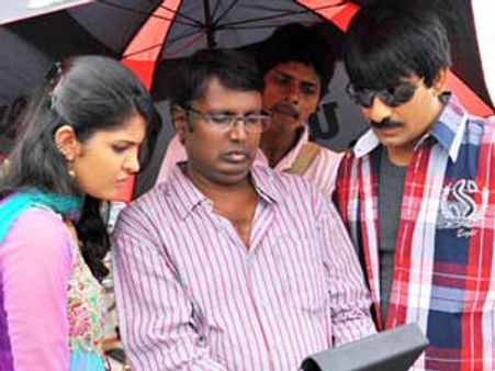 మా ముగ్గురి కెరీర్‌ కు రవితేజ ‘నిప్పు’ ల్యాండ్‌ మార్క్..!