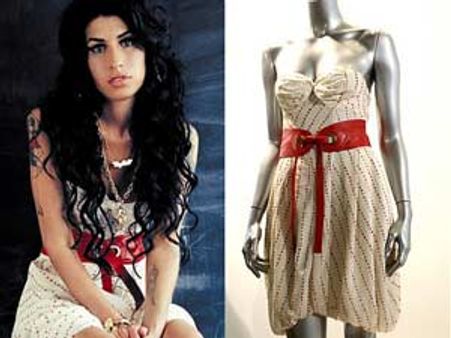 వేలం పాటలో రికార్డు స్దాయి ధర పలికిన సింగర్ డ్రస్సు