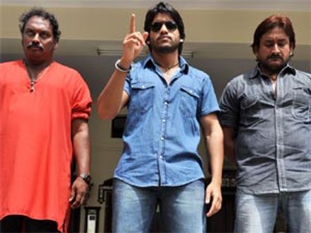 సిటీల్లో సీన్ లేని 'బెజవాడ' (ట్రేడ్ టాక్)