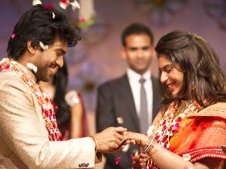 రామ్ చరణ్-ఉపాసన నిశ్చితార్థ వేడుక హైలెట్స్...!