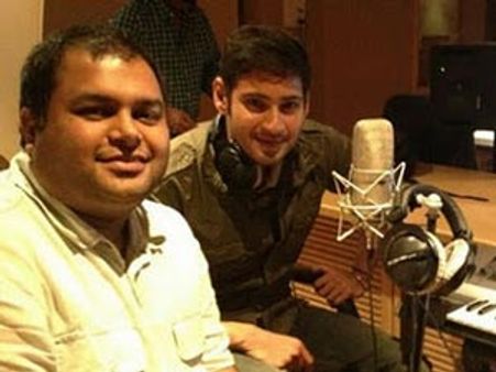 కొన్ని డైలాగులతో సహా థీమ్ సాంగ్ పాడిన మహేష్-పూరి జగన్నాథ్..!