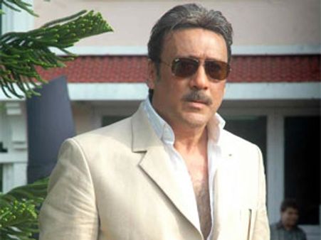 మీడియాపై మండిపడ్డ 'పంజా' విలన్