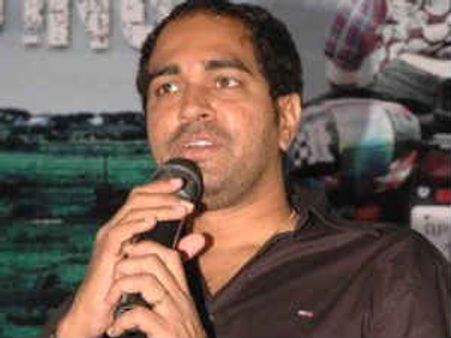 క్రిష్ ని బలవంతం చేసి పంజా గురించి