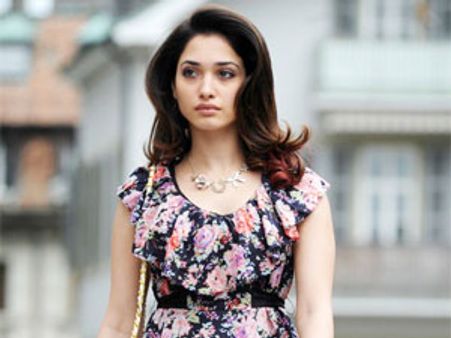 రామ్ చరణ్ సాక్షిగా తమన్నా తప్పు చేసిందా?