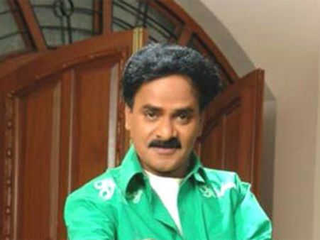 ‘రచ్చ’లో సొమ్మసిల్లిన వేణుమాధవ్-ఆసుత్రికి తరలింపు