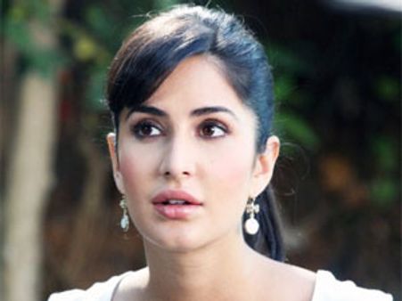 సమస్యల్లో ఉన్నవారి కోసం కత్రినా వెబ్‌సైట్