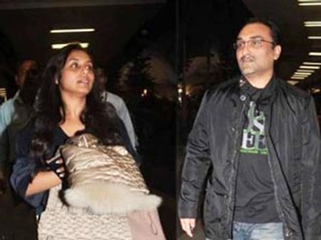 నిర్మాతతో రెడ్ హ్యాండెడ్ గా దొరికిన హీరోయిన్