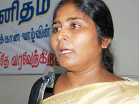 ఆ సినిమాపై... స్మగ్లర్ వీరప్పన్ భార్య ఆందోళన