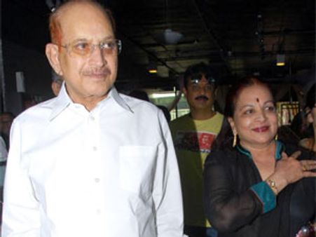 దూకుడు రికార్డులను దూకేస్తుంది: కృష్ణ