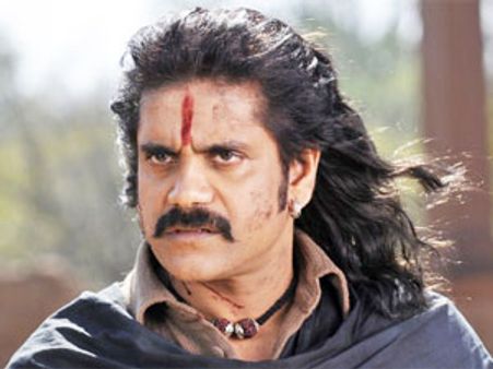 నాగ్ 'కులం తక్కువ బాడకోవ్‌' (సెన్సార్)