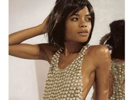 బాండ్ గర్ల్‌కి నేను సూట్ అవనేమో: హారిస్