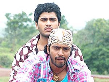 నువ్వా? నేనా? అంటూ శర్వానంద-నరేష్ ఫైట్!