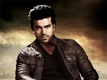 అల్లాడించాలనే చరణ్ ఆమెపై కన్నేశాడా?