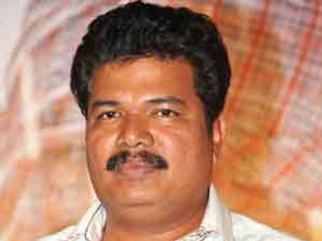 వీకైపోయిన స్టార్ దర్శకుడి సినిమా!