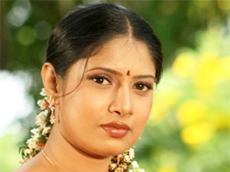 మరో తెలుగు హీరోయిన్ పెళ్లి డేట్ ఫిక్స్