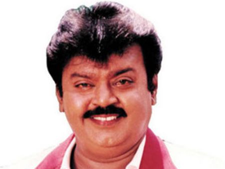 ముఖ్యమంత్రిని తిట్టాడంటూ స్టార్ హీరోపై కేసు