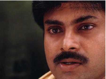 పవన్ కళ్యాణ్ ఎవరు? పూరి కన్‌ఫ్యూజన్!