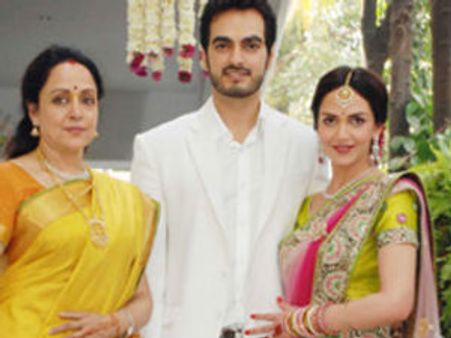 మరో హీరోయిన్ నిశ్చితార్దం ముగిసింది