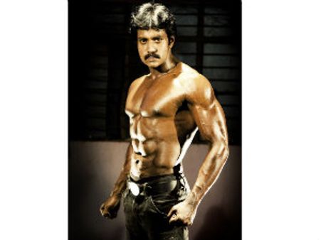 భీమవరంలో పూలరంగడు ఎఫెక్టు