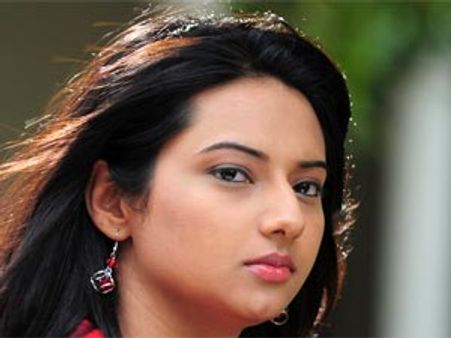 ఆమెను వదలలేక సునీల్ నెక్స్ట్ సినిమాలోనూ...