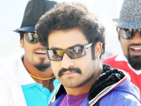 ఎన్టీఆర్ మహేష్ ని ఫాలో చేస్తున్నాడా?