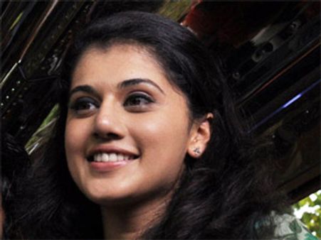 హాట్ తాప్సీకి రవితేజ 'దరువు'