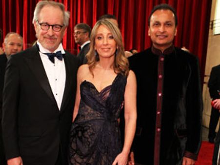 స్పీల్‌బర్గ్‌తో ఆస్కార్ ఒడిలో అంబానీ దంపతులు