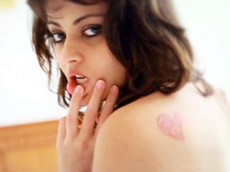 హీరోయిన్ ‘BF’ చూసి దూకుడు నిర్మాత ఫ్లాట్!