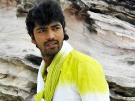 అల్లరి నరేష్ కొత్త చిత్రం 'సుడిగాడు' డిటేల్స్