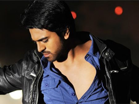 ట్యూషన్ చెప్పించుకుంటున్న రామ్ చరణ్