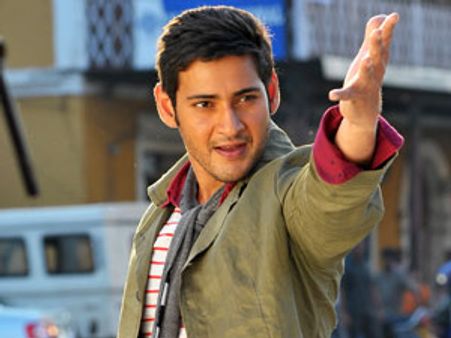 సినీమాక్స్‌ వద్ద మహేష్ బాబు సందడి