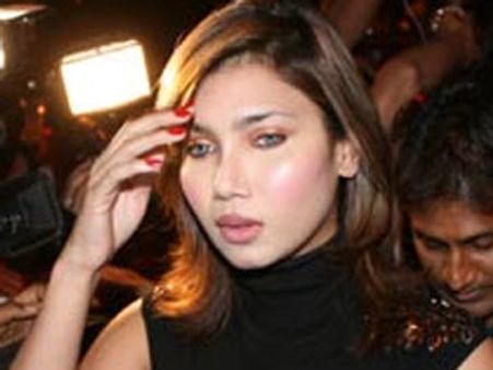 ఫిక్సింగ్ ద్వారా పాపులారిటీ.. 'ఎవరీ నుపుర్ మోహతా'..?