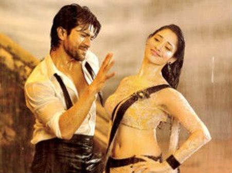 రచ్చ వానపాట: నొక్కేసుకో నా.. సామిరంగ!