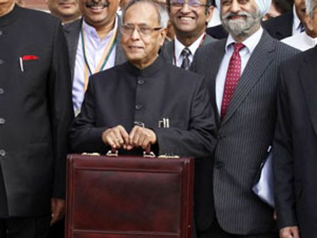 సినీ రంగానికి సేవా పన్ను మినహాయింపు