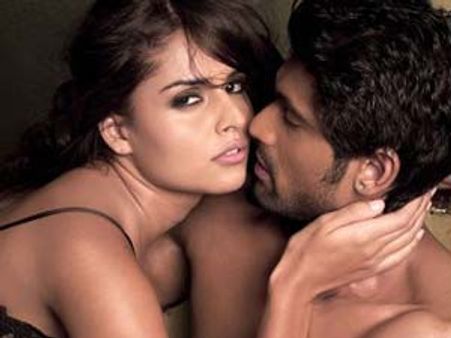 వర్మ 'అందం' ఫోటో షూట్ సీక్రెట్