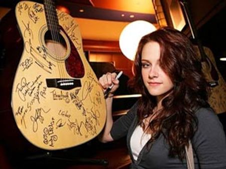 బాయ్ ప్రెండ్‌ స్నేహాం చేస్తే.. అంత ఖరీదైన బహుమతా....?