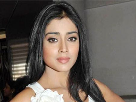 కంప్లైంట్ వెనక్కి తీసుకున్న శ్రియ