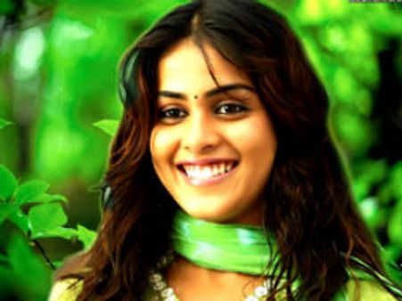 లోకల్ మీడియాను కడిగిపారేసిన జెనిలియా