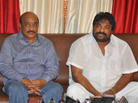 ధనుష్ '3'సినిమా ఆపాలని కుట్ర చేసారు