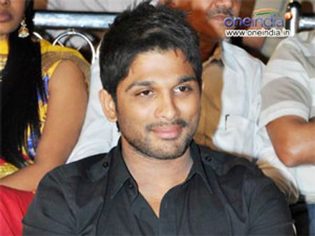 అల్లు అర్జున్ ‘జులాయి’ కథపై రూమర్