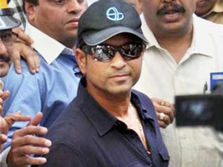 సచిన్ టెండూల్కర్ బాలీవుడ్ ఎంట్రీ..?