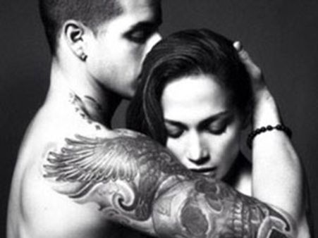 గర్ల్‌ప్రెండ్ పేరు టాటూగా బొడ్డు క్రింద..?