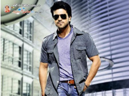 ఇంజినీరింగ్ కాలేజికి వెళ్తున్న రామ్ చరణ్