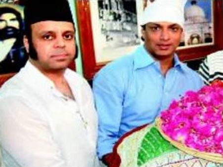 రేప్ కేసులో విముక్తి...స్టార్ దర్శకుడి మొక్కులు