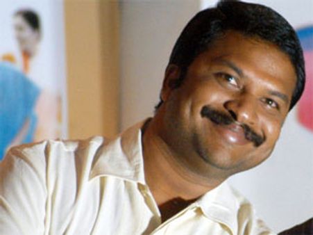 ఆర్పీ పట్నాయక్ 'ఫ్రెండ్స్‌ బుక్‌' కథేంటి?