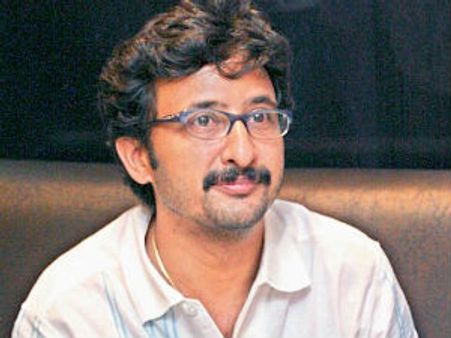 పొలిటీషియన్సే టార్గెట్ - తేజ ‘దొంగలు’?